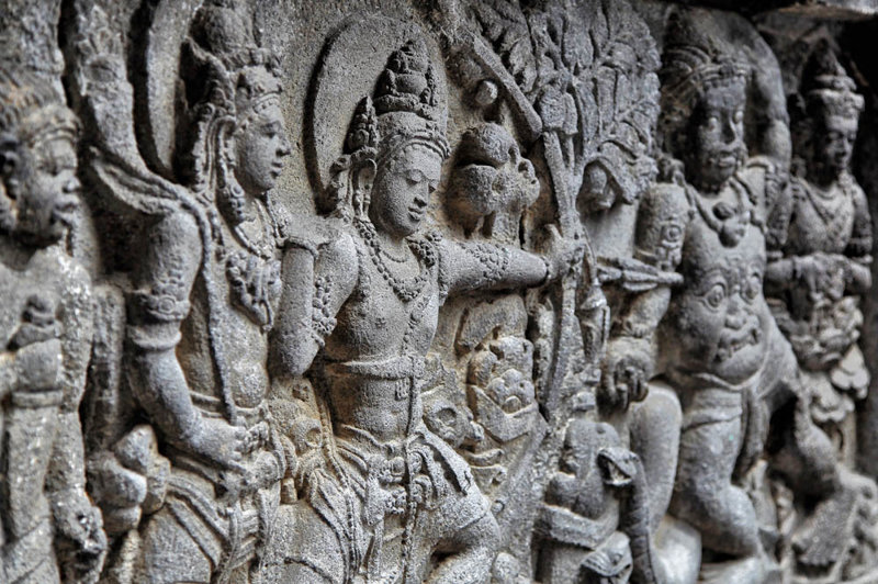 Επισκεπτόμαστε σπουδαίους ναούς της Ινδονησίας