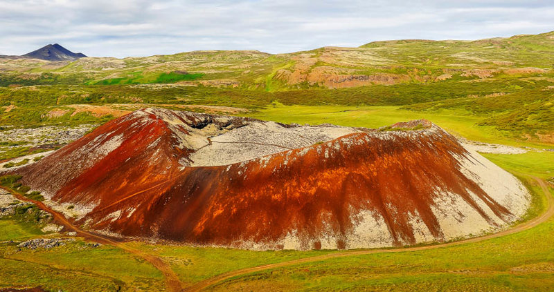 ΑΚΟΥΡΕΪΡΙ – ΦΑΡΜΑ & ΜΟΥΣΕΙΟ ΤΥΡΦΗΣ GLAUMBÆR – ΚΡΑΤΗΡΑΣ ΓΚΡΑΜΠΡΟΚ – ΚΑΤΑΡΡΑΚΤΗΣ GLANNI – ΜΠΟΡΓΚΑΡΝΕΣ 