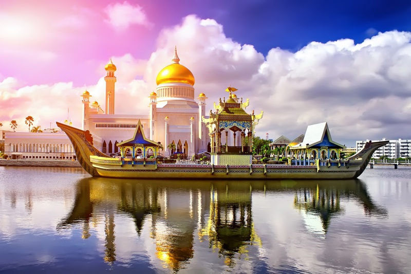 Omar Ali Saifuddien Mosque, Brunei