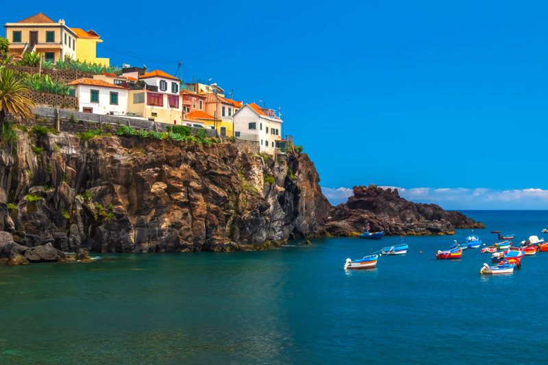 ΦΟΥΝΤΣΑΛ – ΚΑΜΑΡΑ ΝΤΕ ΛΟΜΠΟΣ – ΡΙΜΠΕΪΡΑ ΜΠΡΑΒΑ – ΠΟΡΤΟ ΜΟΝΙΖ – ΦΟΥΝΤΣΑΛ Οινογνωσία (περιλαμβάνεται)