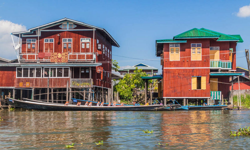 Περιήγηση στη λίμνη με βάρκες