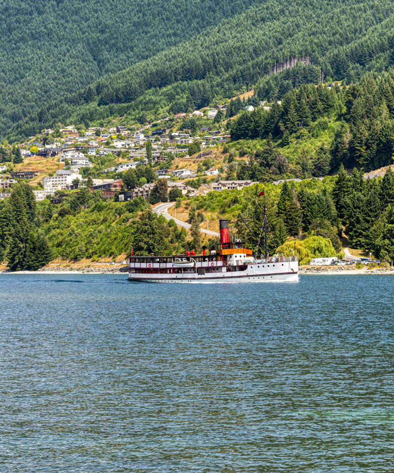 Πλεύστε στη λίμνη Γουακατίπου με ατμόπλοιο του 1912