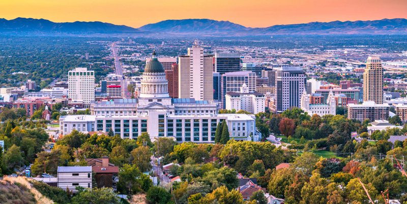 Η πόλη ανάμεσα στα βουνά και τις λίμνες