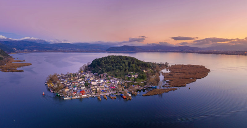 Στη λίμνη των θρύλων 