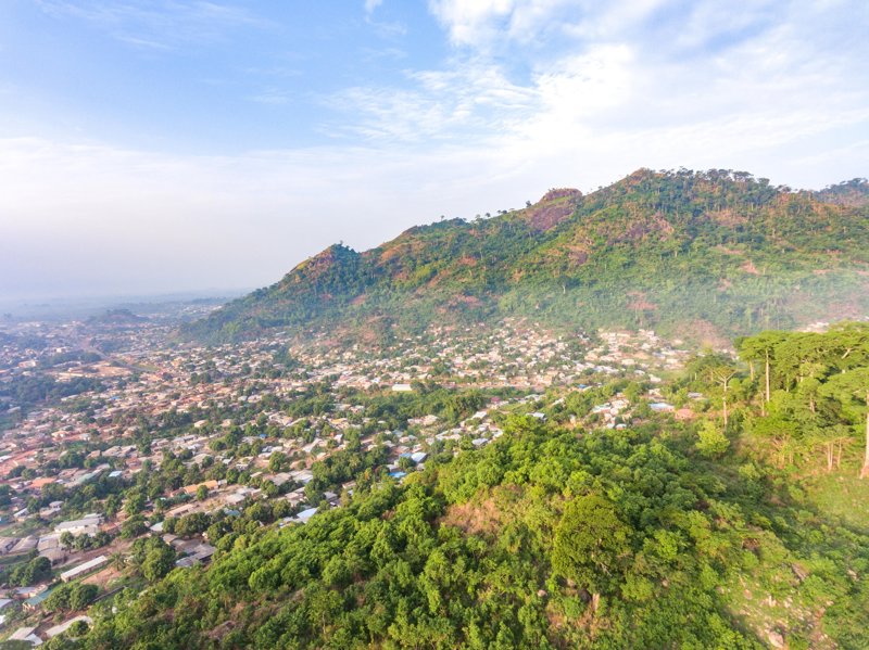 Μαν, μία χαλαρή πόλη