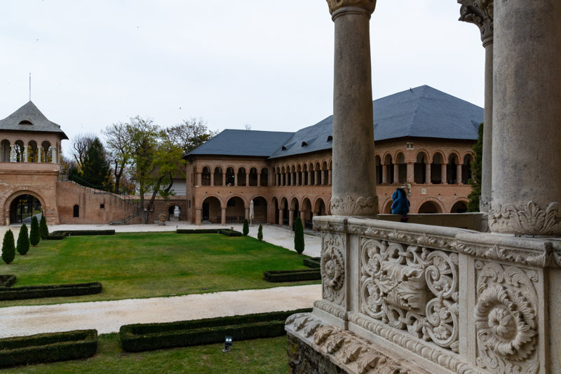 Επισκεφθείτε το παλάτι της Μογκοσάια