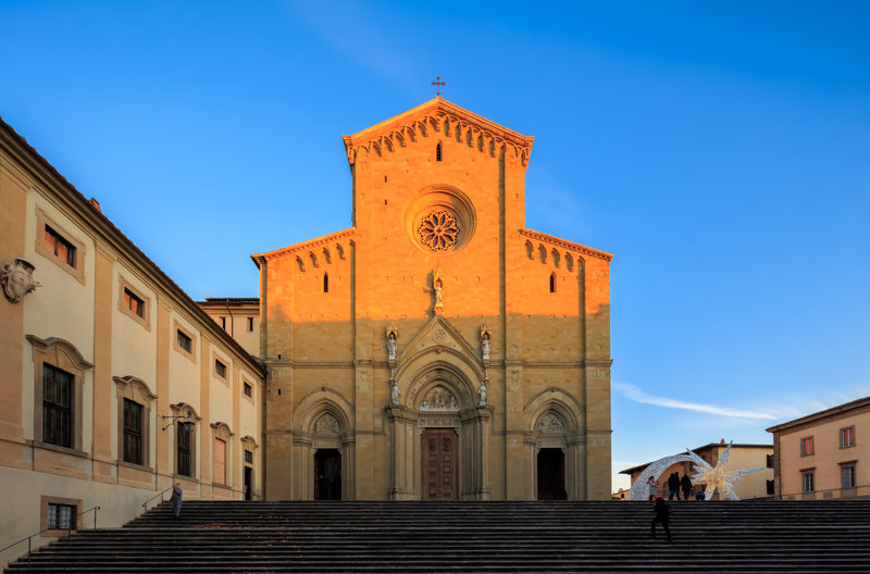  ΛΟΥΚΑ – ΑΡΕΤΣΟ – ΡΩΜΗ – πτήση επιστροφής