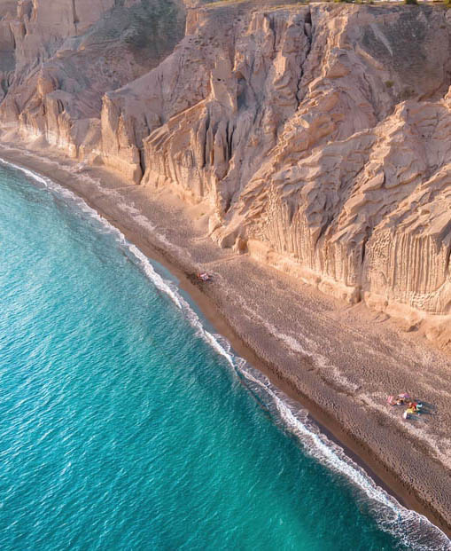 Κολυμπήστε σε ηφαιστειακές παραλίες 