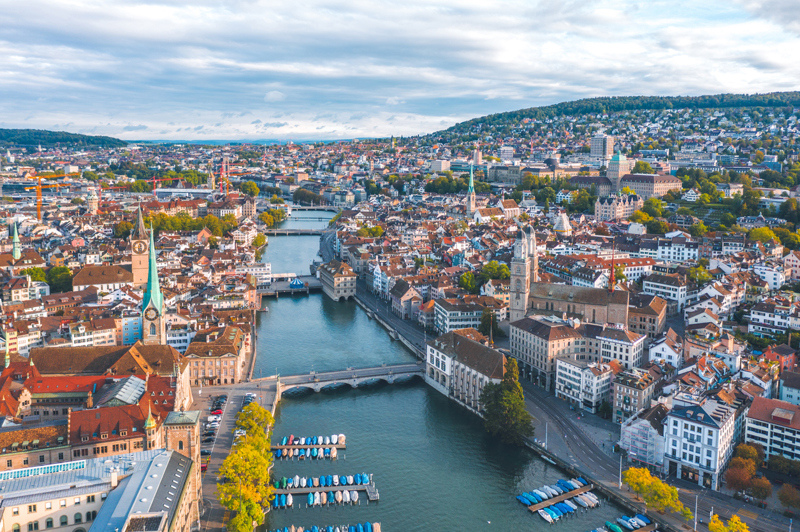 ΖΥΡΙΧΗ – ΛΙΧΤΕΝΣΤΑΪΝ – ΧΟΥΡ – (διπλή διαδρομή με το αλπικό τρένο) ΣΑΙΝΤ ΜΟΡΙΤΖ – ΖΥΡΙΧΗ