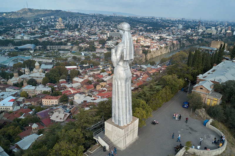 Το άγαλμα της «Μητέρας της Γεωργίας»