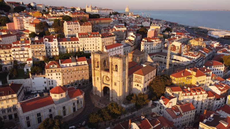 ΛΙΣΑΒΟΝΑ: Πανοραμική ξενάγηση & Πάρκο των Εθνών