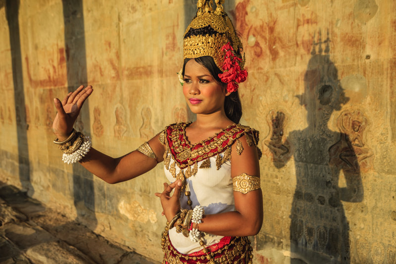 Δείπνο με παραδοσιακούς χορούς