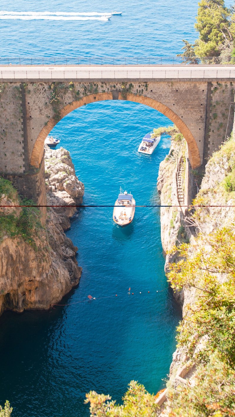 Περιλαμβάνεται το κόστος της κρουαζιέρας αξίας 100 €