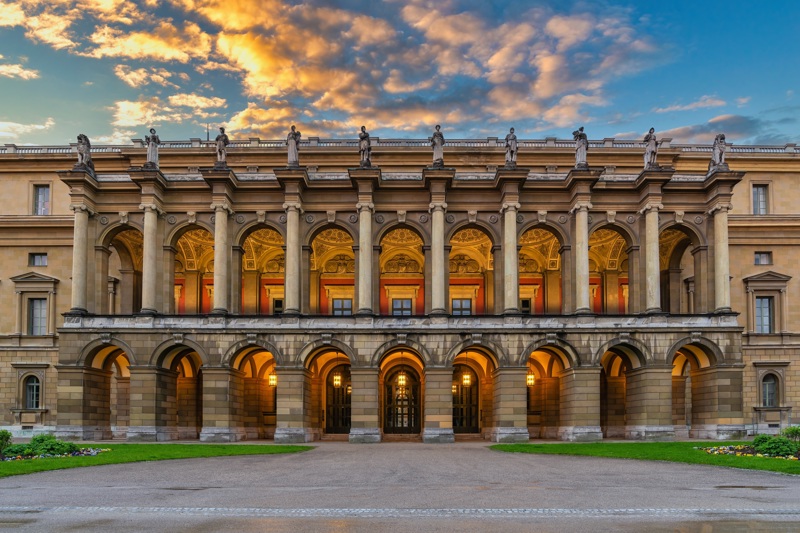 Η Βασιλική Κατοικία