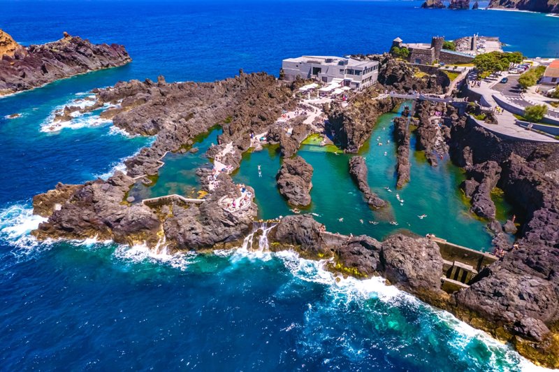 Οι φυσικές πισίνες του Πόρτο Μονίζ 