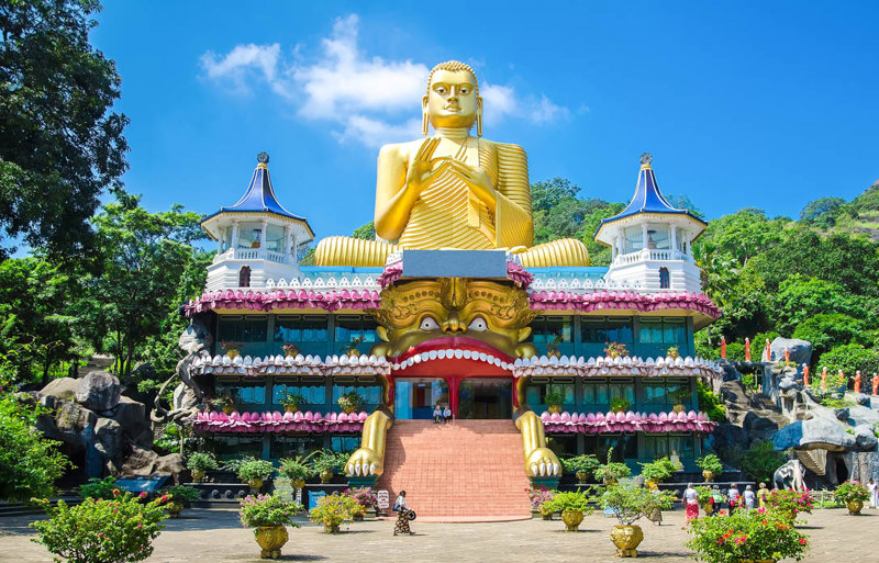 Eίσοδος στα σπήλαια Νταμπούλα