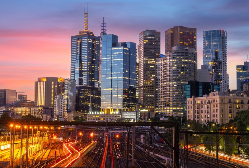 ΑΓΙΕΡΣ ΡΟΚ – ΠΤΗΣΗ ΓΙΑ ΜΕΛΒΟΥΡΝΗ