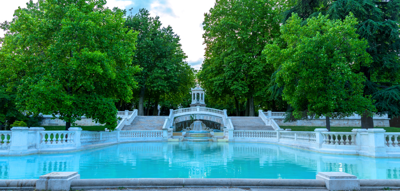 Καφές στους κήπους Νταρσί