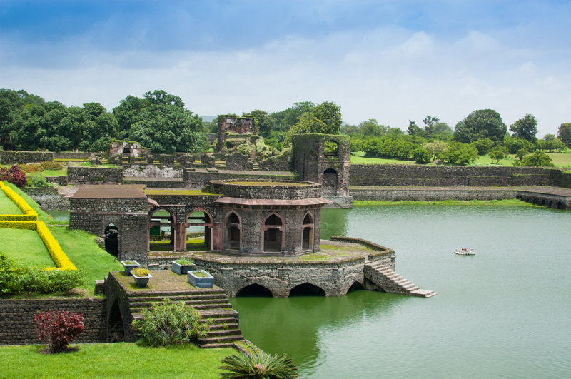 Στο Μαντού θα θαυμάσουμε το Jahaz Mahal, το "παλάτι που πλέει"