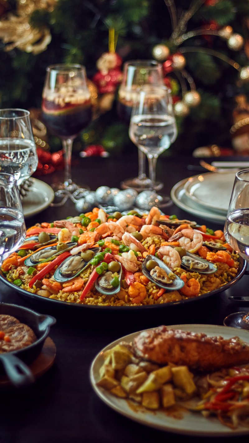 Εορταστικά γεύματα, περιλαμβάνονται!