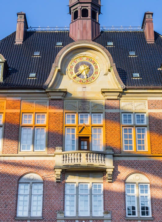 Περιήγηση στην παλιά πόλη του Άαρχους