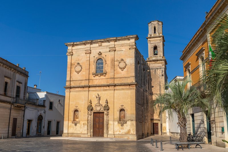 Chiesa Madre di San Brizio, Καλημέρα