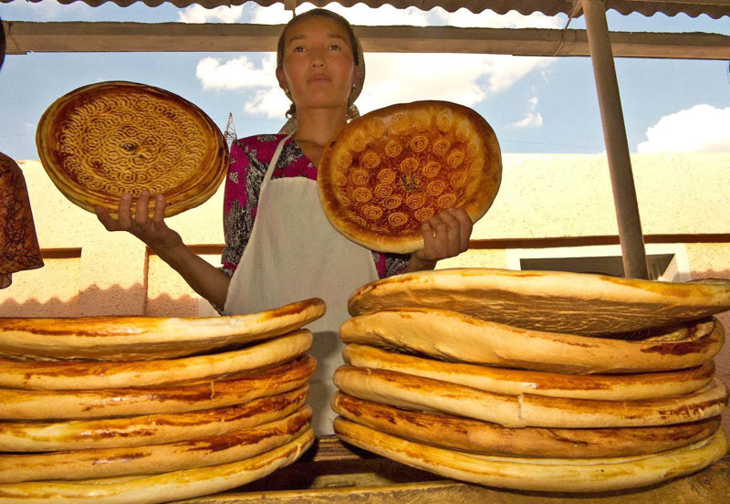 Θα ζυμώσουμε το τοπικό ψωμί της Χορεσμίας 