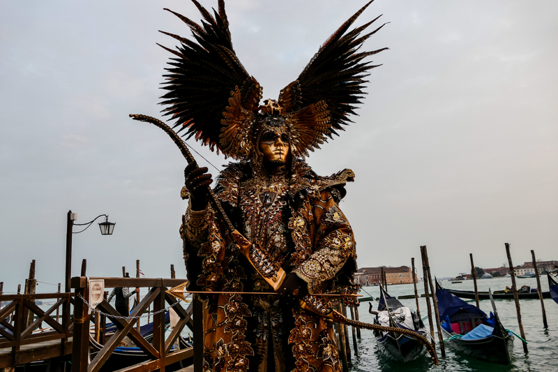 Παρακολουθήστε το μοναδικό θέμα «Flight of the eagle»