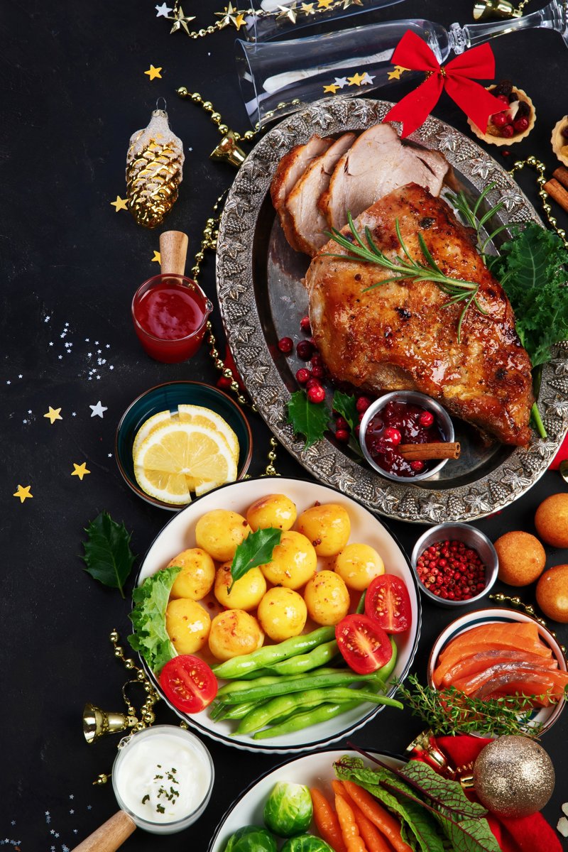 Με εορταστικά δέιπνα