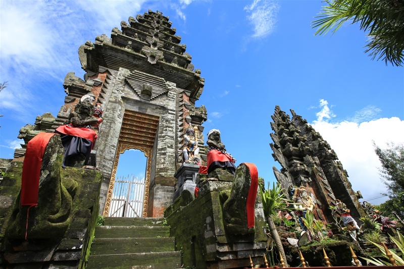 Oλοήμερη εκδρομή στο ηφαίστειο Κινταμάνι