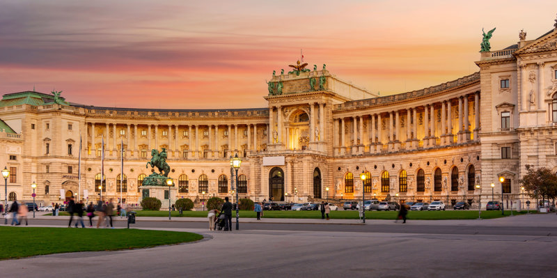 Τα φημισμένα ανάκτορα Xόφμπουργκ