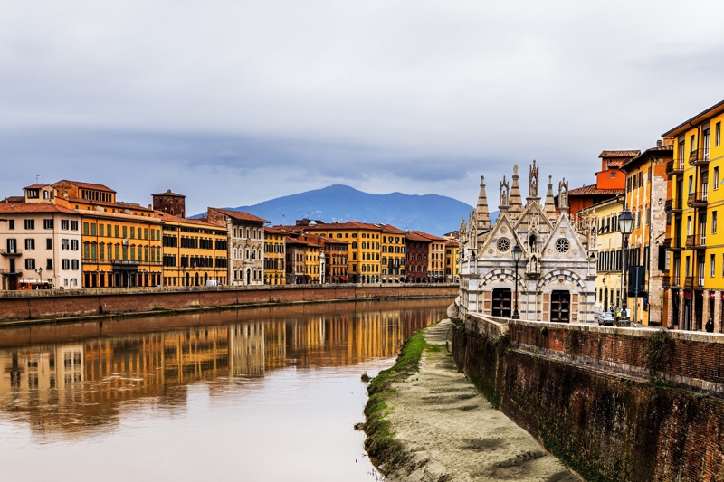 Γνωριμία με τη γοητευτική Πίζα