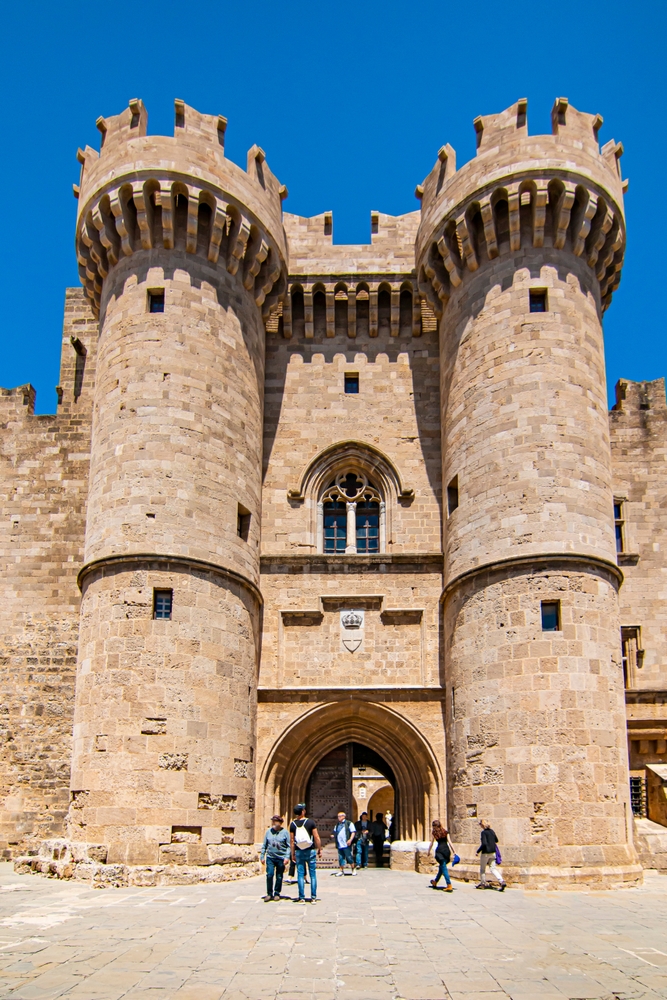 Περιηγηθείτε στο Νησί των Ιπποτών 