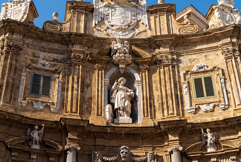 Εμπεριστατωμένες ξεναγήσεις