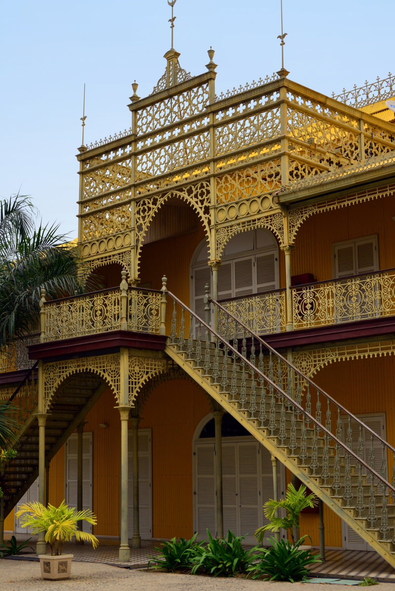 Το Σιδερένιο Παλάτι