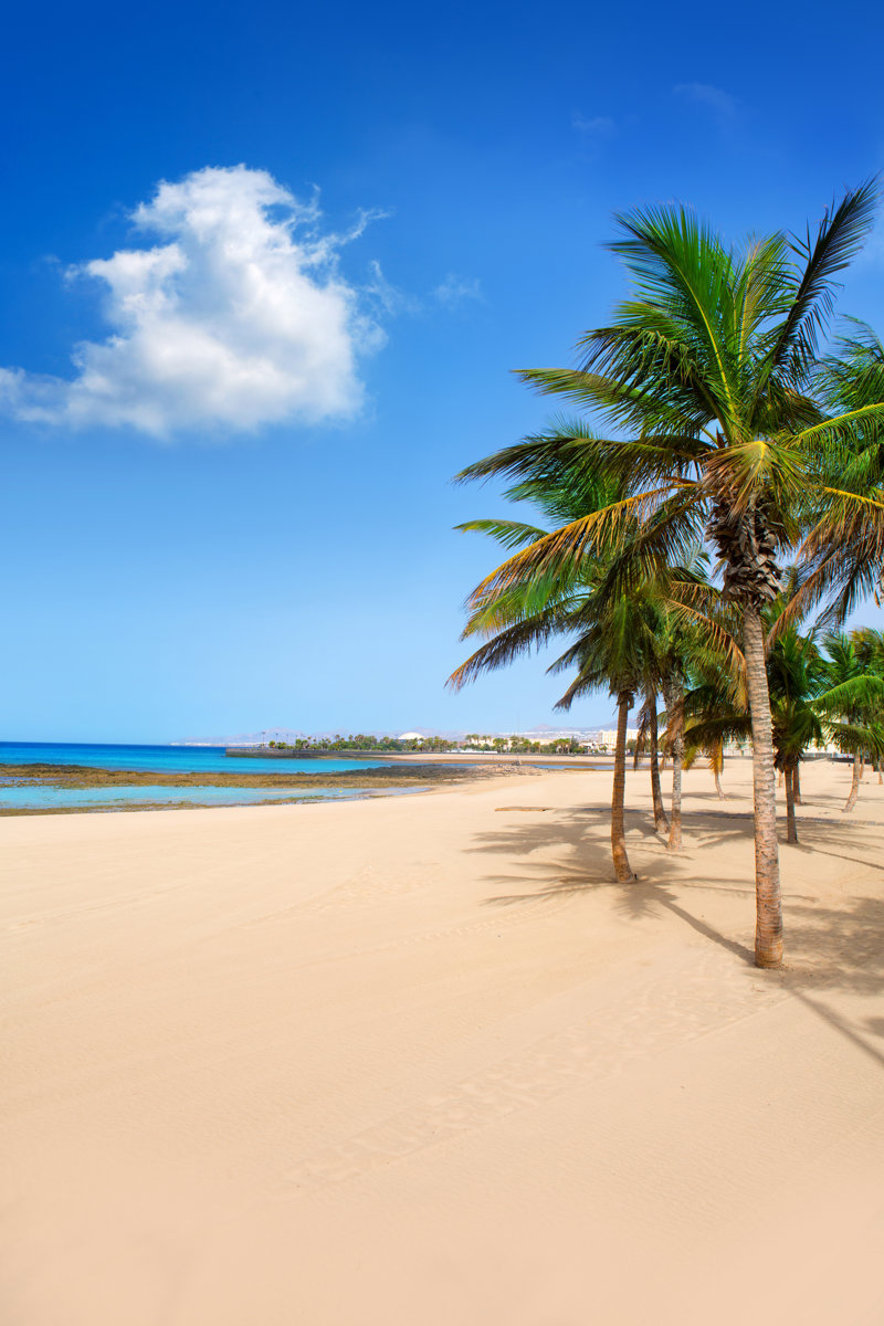 Απολαμβάνουμε τις παραλίες του νησιού