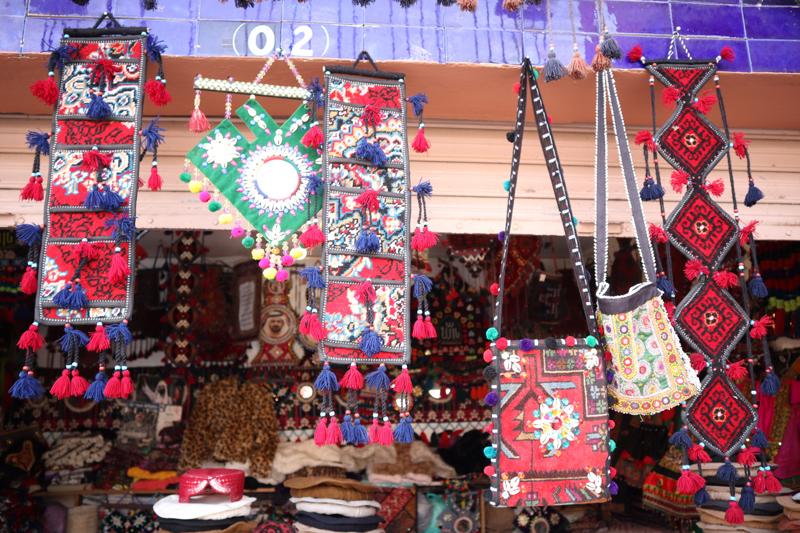 Tibetan souvenirs, Pakistan