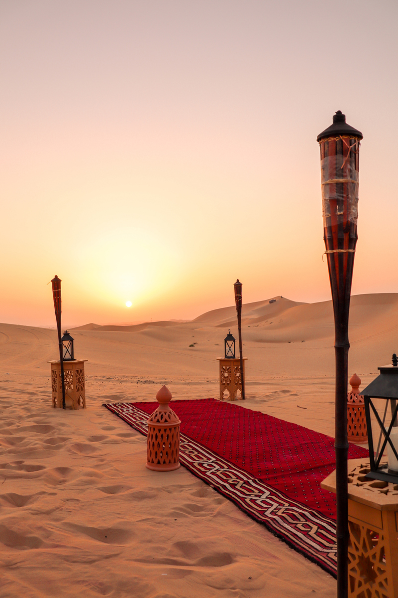 Απολαμβάνουμε μπάρμπεκιου κάτω από τα αστέρια της ερήμου