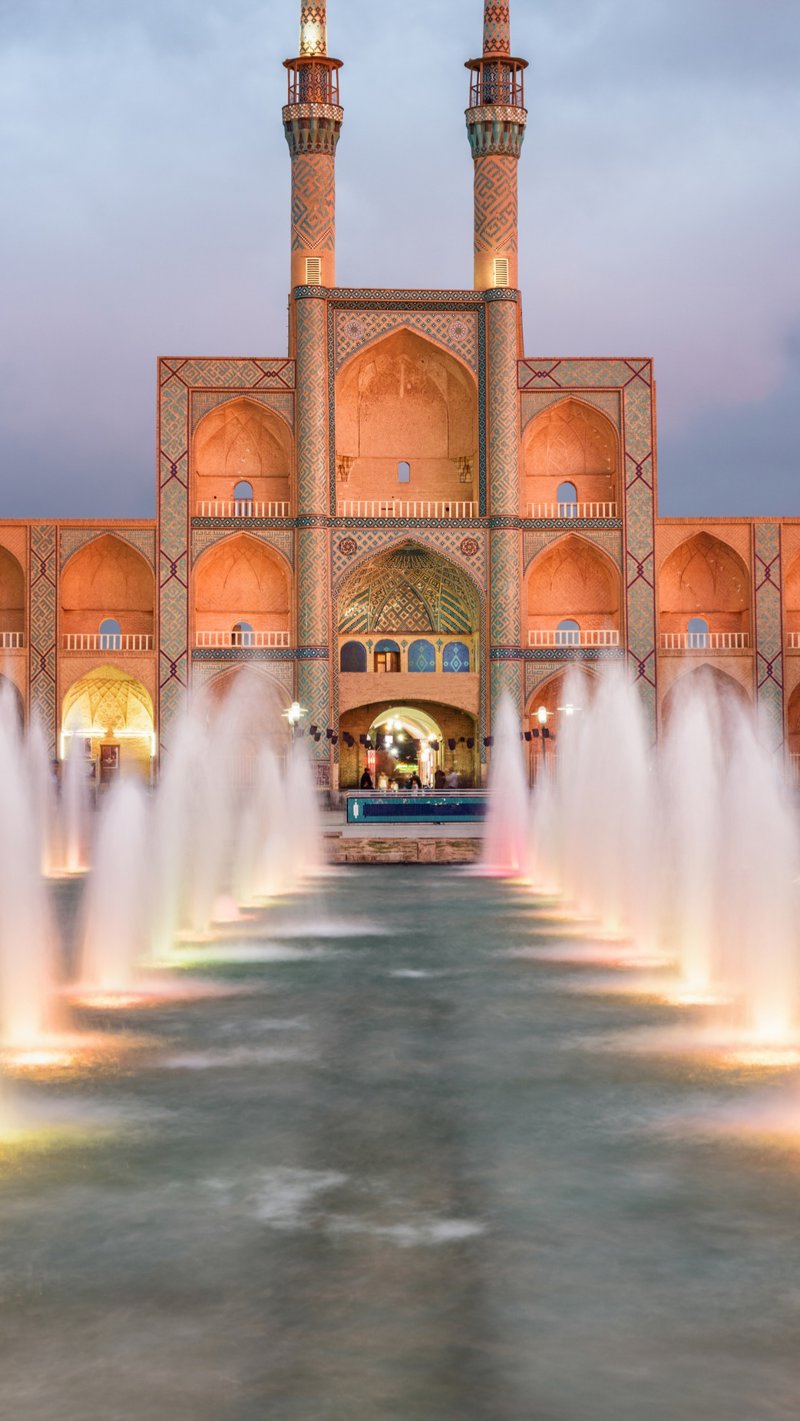 Δυο διανυκτερεύσεις στη Γιαζντ