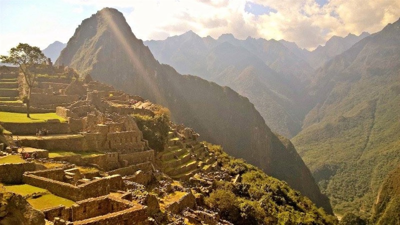 Άφιξη στην ΑΘΗΝΑ/ΘΕΣΣΑΛΟΝΙΚΗ/ΛΑΡΝΑΚΑ