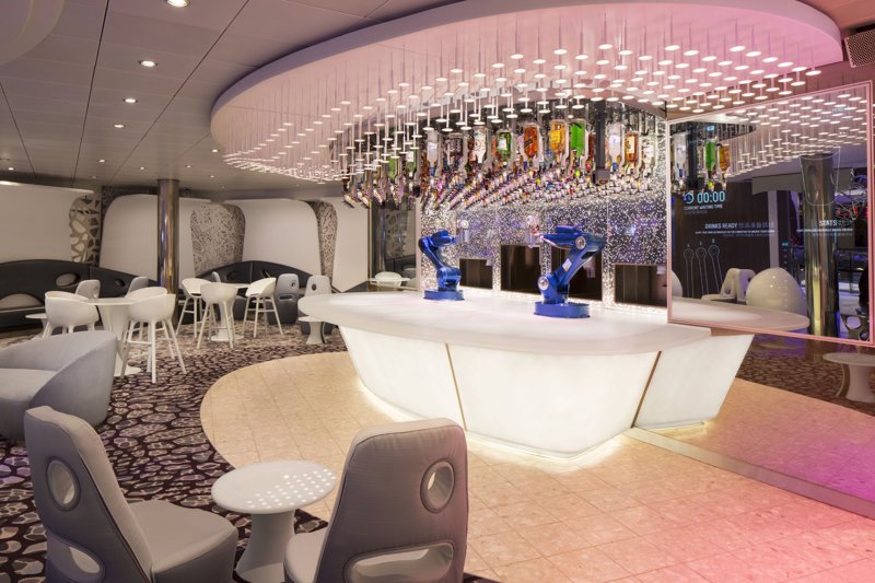 Το Βionic Bar στο κρουαζιερόπλοιο Spectrum of the Seas
