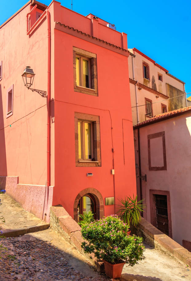 Επίσκεψη στο χωριό Μπόσα της Σαρδηνίας 