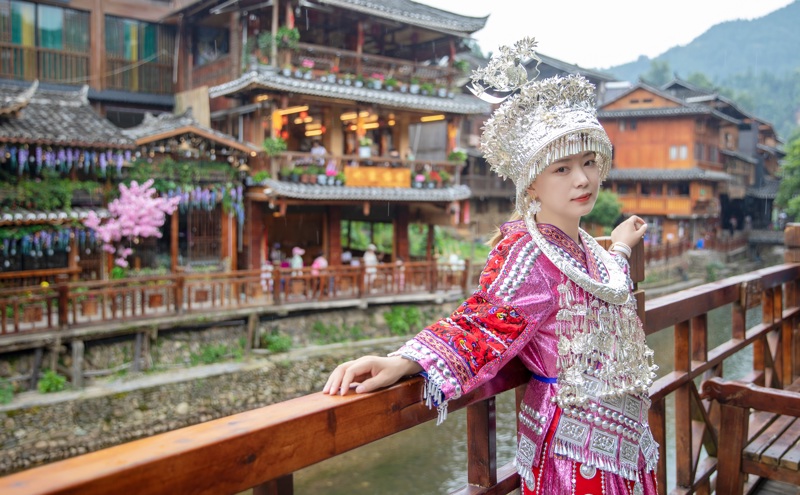 Γυναίκα της φυλής Μιάο