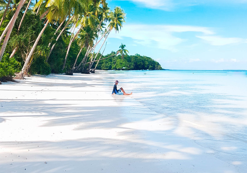 Ατέλειωτες αμμουδιές και κοκοφοίνικες