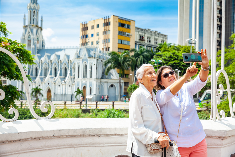  ΆΦΙΞΗ ΣΕ ΑΘΗΝΑ/ΘΕΣΣΑΛΟΝΙΚΗ/ΛΑΡΝΑΚΑ