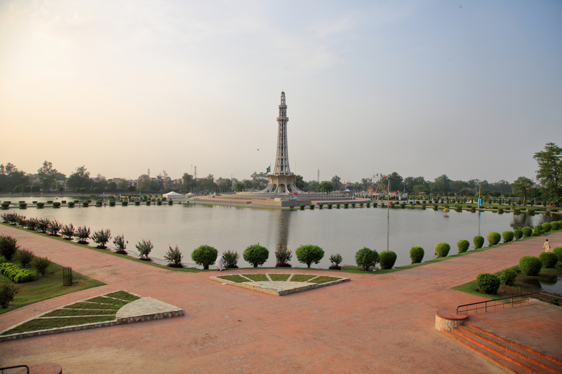 ΛΑΧΟΡΗ: Ξενάγηση στη πόλη 