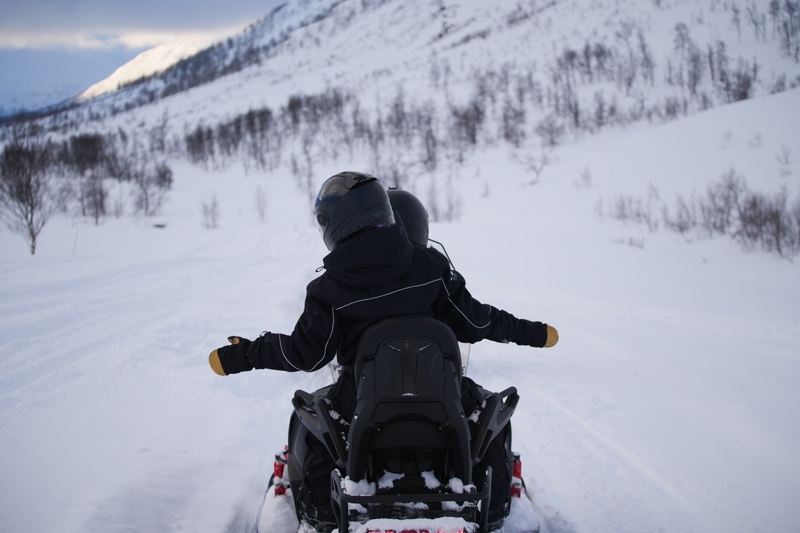 Σαφάρι με snowmobile