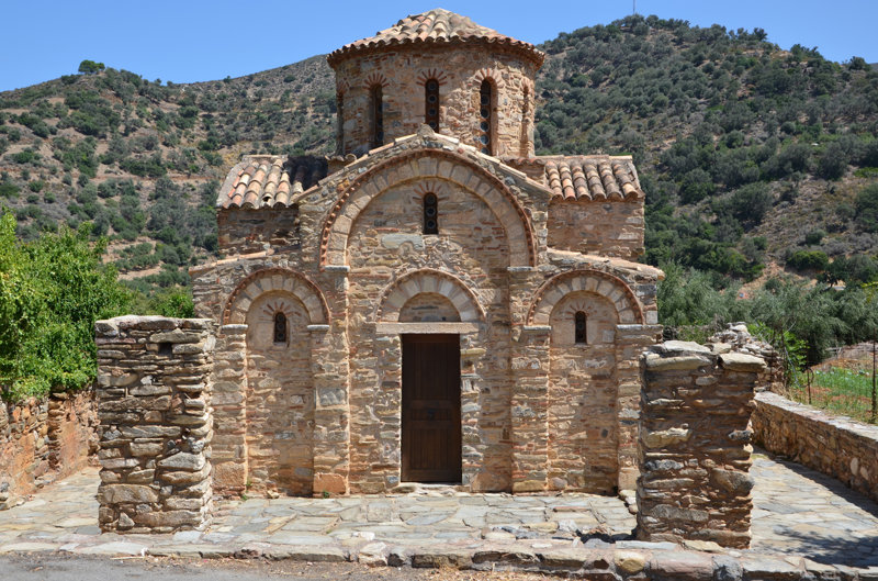 Φόδελε, η εκκλησία απέναντι από το σπίτι του Δομήνικου Θεοτοκόπουλου