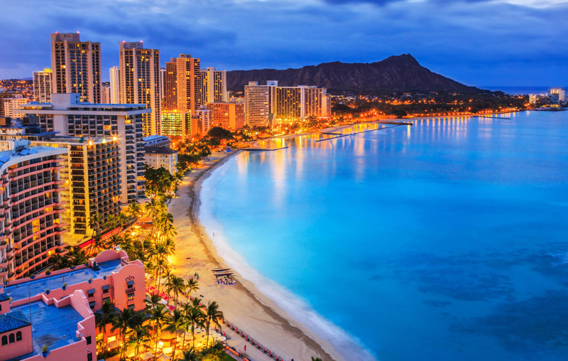 Το Waikiki της πολυτέλειας, των surfers και της βραδινής ζωής