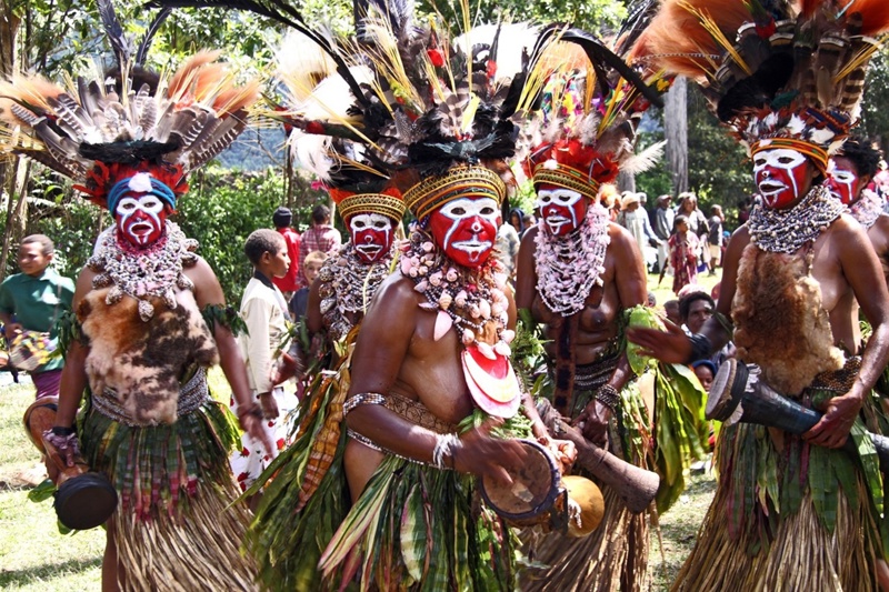 Συνάντηση με απομονωμένες φυλές